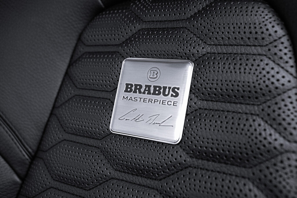 Hypermade-Magazin-Mobil-Brabus-Brabus- Porsche 911 Turbo S 900 Rocket R interior Brabus logo