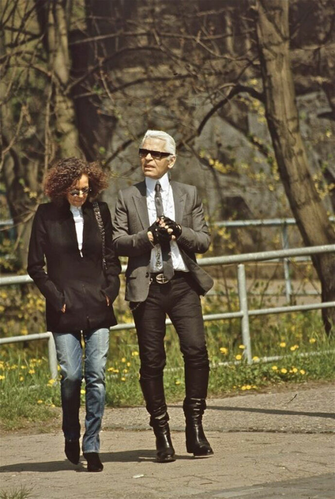 Spaziergang in Apolda anlässlich der KL Fotoausstellung, April 2005
 Foto: Roger Fritz