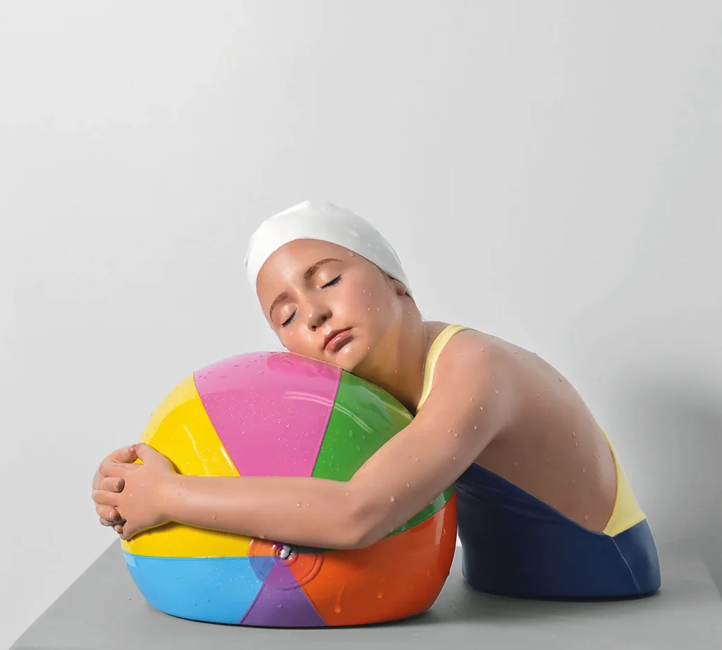 Carole Feuerman - Brooke with Beachball, 2017 30.5 x 40.6 x 30.5 cm Oil on resin
Photo: Alvaro  Corzo