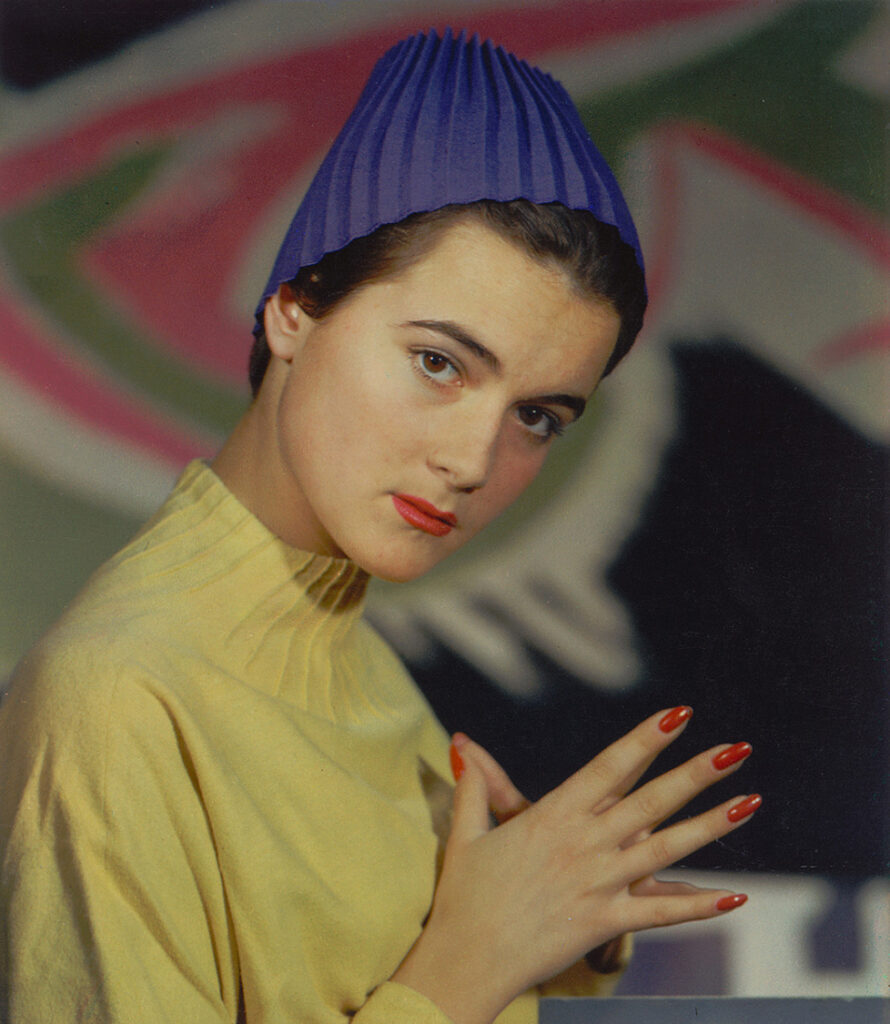 Hans Madensky, Fashion portrait - student from the Vienna-Hetzendorf fashion school, 1952,
 ALBERTINA, Vienna,
On permanent loan from the Höhere Graphische Bundes-Lehr- und Versuchsanstalt,
© Photo: ALBERTINA, Vienna